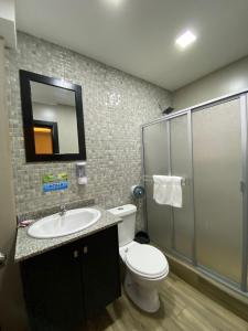 Salle de bains dans l'établissement HOSTAL DEL RIO