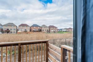 a view from the window of a house at Luxury Town close to Fairview Casino in Niagra Falls in Niagara Falls