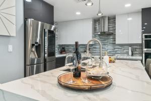 Gallery image of LUX Home with Heated Pool near Calle Ocho & MIA Airport in Tamiami