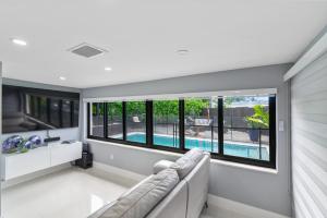 Gallery image of LUX Home with Heated Pool near Calle Ocho & MIA Airport in Tamiami