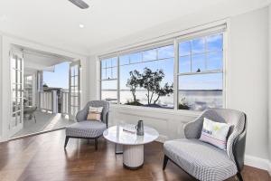 Gallery image of Luxury Waterfront Retreat at Toukley in Toukley