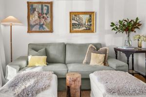 Gallery image of The Waratah Cottage in Robertson +36 photos