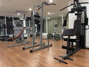 Fitness centrum a/nebo fitness zařízení v ubytování Cozy Suite - Near UTAR - Champs Elysees Kampar