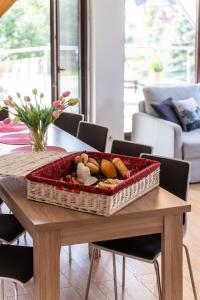 Jedlo v apartmánovom hoteli alebo blízkom okolí