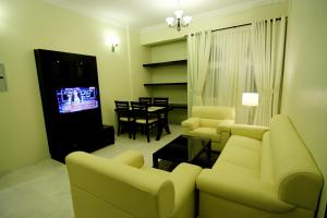Ruang duduk di Remas Hotel Suites - Al Khoudh, Seeb, Muscat