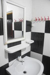 Koupelna v ubytování Maharagama Shehan Hotel