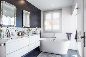 Koupelna v ubytování Villa Bonita Luxury Private Pool Corralejo By Holidays Home