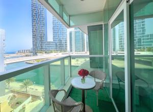 Balkón nebo terasa v ubytování Luxury One Bedroom Apartment - Fully Furnished in Dubai Marina