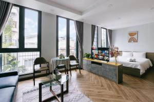 Гостиная зона в Westlake Emerald Suites