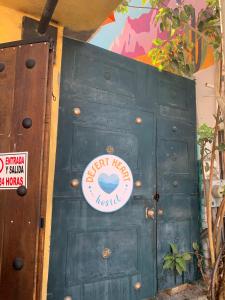 Certifikát, hodnocení, plakát nebo jiný dokument vystavený v ubytování Desert Heart Hostel