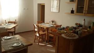 Foto dalla galleria di Al Riparo Affittacamere a Finale Ligure Altre 17 foto