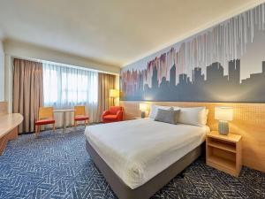 Postel nebo postele na pokoji v ubytování Mercure Perth + 37 fotografií