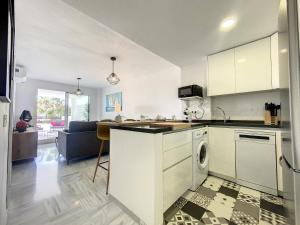 Kuchnia lub aneks kuchenny w obiekcie Hacienda Casares MAGNOLIA 2430