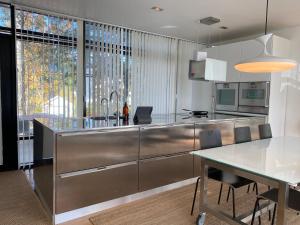 Fotografie z fotogalerie ubytování Exclusive 2 level Etage next to Arlanda-City Metro v destinaci Stockholm