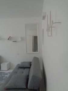 Χώρος καθιστικού στο Historic center Lake Como Bellano Modern studio +60 φωτογραφίες