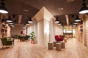 Posezení v ubytování LATROUPE Prado Hostel + 37 fotografií