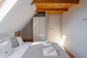 Posteľ alebo postele v izbe v ubytovaní Harenda Residence - Destigo Hotels