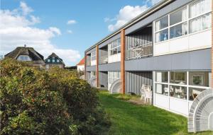 Bygningen som lejligheden ligger i + 10 billeder