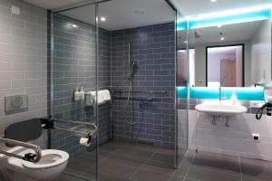 Koupelna v ubytování Holiday Inn Express Fürth by IHG