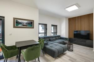 A seating area at Mont Apartments