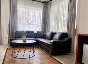 Area tempat duduk di Grey House Monkey Forest
