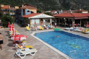 Bazén v ubytování Turk Hotel nebo v jeho okolí