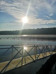 Fotografia z galérie ubytovania L'Essenciel du lac II, accès lac, piscine ouverte 31Mai au 15 sept v destinácii Éguzon-Chantôme