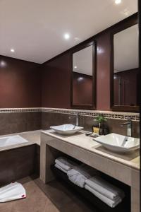 Bagno di Kenzi Menara Palace & Resort