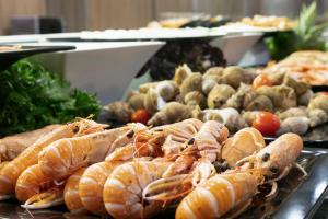 Makanan di atau berdekatan hotel