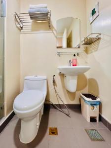 Koupelna v ubytování * *W Prime Location Condo for 3