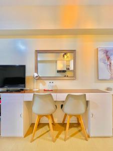 TV a/nebo společenská místnost v ubytování * *W Prime Location Condo for 3