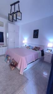 Ein Bett oder Betten in einem Zimmer der Unterkunft Cozy Studio with Terrace near The Swimming Pools in Delta Sharm Resort 10258