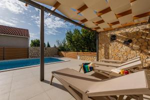 Bazén v ubytovaní Dalmor holiday house alebo v jeho blízkosti