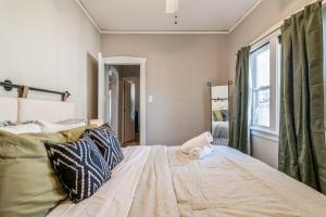 Krevet ili kreveti u jedinici u okviru objekta Pearly Gates l 3 Bed l Sleeps 5 l w 2-Car Garage