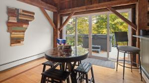 Χώρος καθιστικού στο Mad House Rentals home