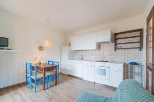 A kitchen or kitchenette at Casa al Mare