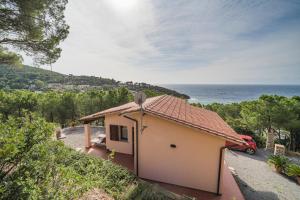 a small house with a view of the ocean at Casa al Mare in Capoliveri