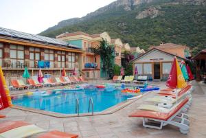 Bazén v ubytování Turk Hotel nebo v jeho okolí