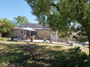 Maison de vacances pour 6 personnes au cœur du Gers室外花園