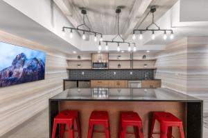 Cannery Lofts Niagara的厨房或小厨房