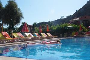 Bazén v ubytování Turk Hotel nebo v jeho okolí