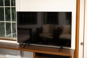 TV a/nebo společenská místnost v ubytování Atami SANKAITEN with Private ONSEN-vacation rental
