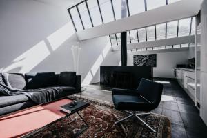Posezení v ubytování Alkina Lodge Nuru