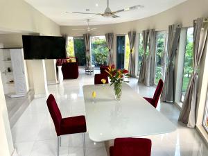 Gallery image of Lukas Garden Accra with Pool, Jacuzzi & Gym in Accra