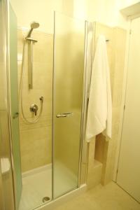 A bathroom at B&B Evelyne