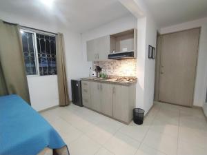 Kuchyň nebo kuchyňský kout v ubytování Apartalofts Cali - Parque del Perro 30 m2