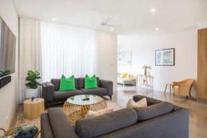 Posezení v ubytování Keppel - Pet Friendly - 4 Mins Walk to Beach