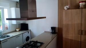Kuchyňa alebo kuchynka v ubytovaní Spacious House with Garden in Touro – Family-Friendly