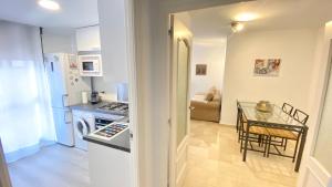 Kuchyňa alebo kuchynka v ubytovaní Apartamento Plaza España Las Rozas