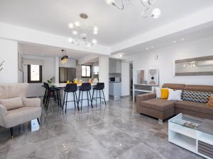 O zonă de relaxare la Marble Heights, 2bed Luxury Apt